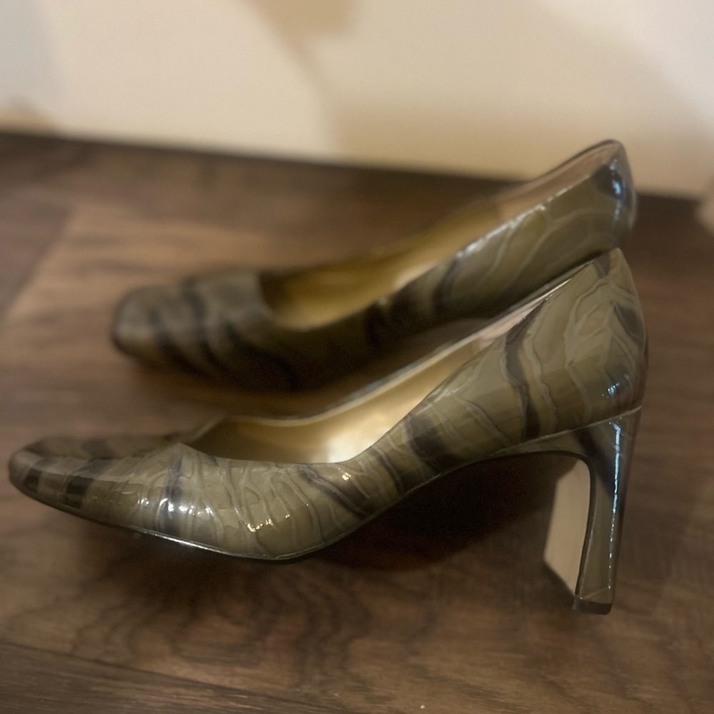 Bellini green pattern heels